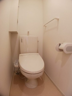 コンパクトで使いやすいトイレです