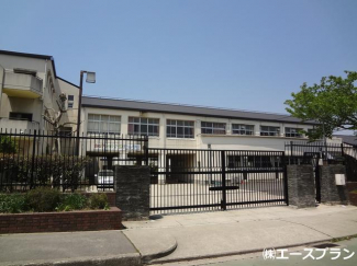 神戸市立伊川谷小学校まで465m