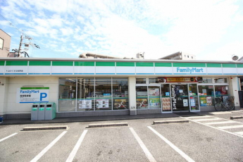 ファミリーマート トヨタくずは牧野店まで350m