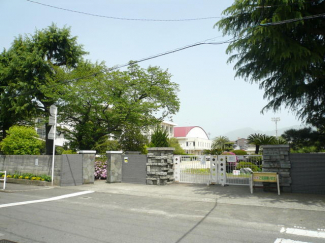 八坂小学校まで930m