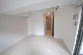 落ち着いて過ごせるお部屋なので、寝室にいかがでしょうか