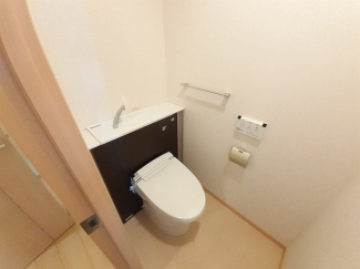 ゆったりとした空間のトイレです