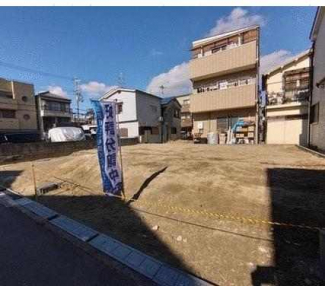 更地　整形地　建築条件なし売り土地　土地間口　広々約１２．７