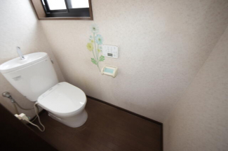 シンプルなデザインのトイレです！