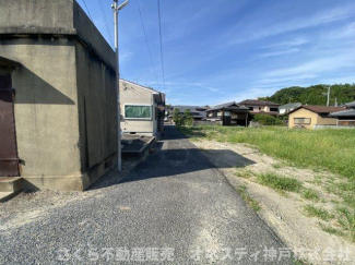 【前面道路含む現地写真】