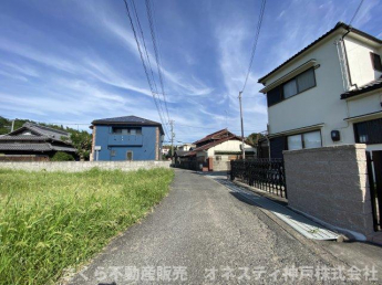 【前面道路含む現地写真】