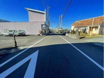 前面道路を撮影したものです。