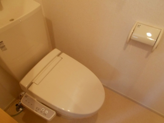 ゆったりとした空間のトイレです