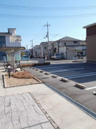 駐車場に車を止められます