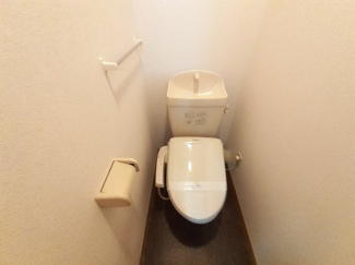 清潔感のあるトイレです