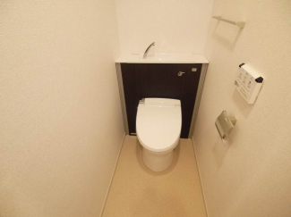 清潔感のあるトイレです