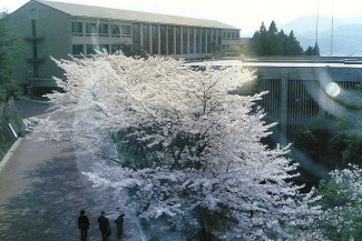 京都産業大学まで1800m