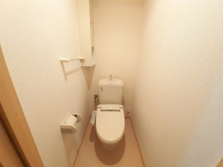 コンパクトで使いやすいトイレです