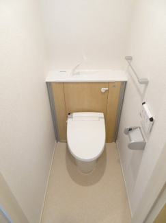 コンパクトで使いやすいトイレです