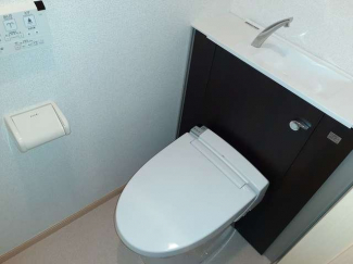 清潔感のあるトイレです