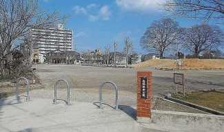 唐橋西寺公園まで400m