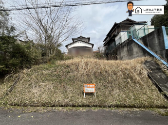 静閑な住宅地で緑豊かな住環境です。
建築条件なしのためお好きなHM・工務店で建てていただけます。