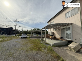 お子様のプール遊びや、ガーデニング、特設カフェで秋の夜長を楽しんだり、日光浴やＢＢＱ、楽しみ方は様々です。