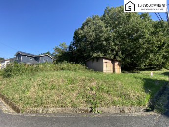 ひろびろ角地となっております♪