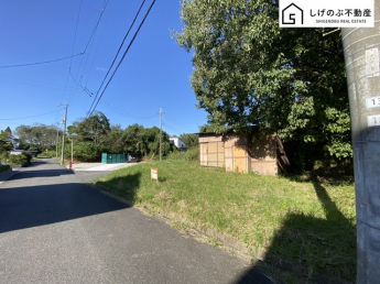 ひろびろ角地となっております♪