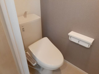 コンパクトで使いやすいトイレです