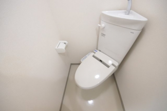 清潔感のあるトイレです