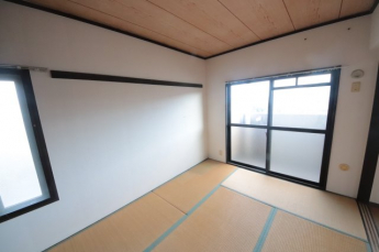 ゆったりとくつろげる和室です