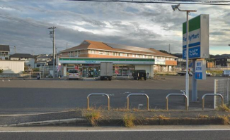 ファミリーマート鳥取南店まで615m