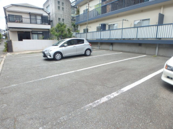 駐車場に車を止められます