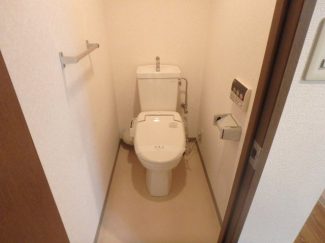 コンパクトで使いやすいトイレです