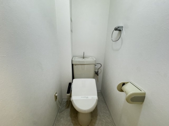 コンパクトで使いやすいトイレです