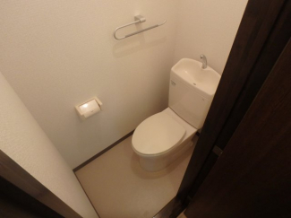 シンプルで使いやすいトイレです