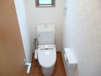 コンパクトで使いやすいトイレです