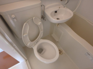 コンパクトで使いやすいトイレです