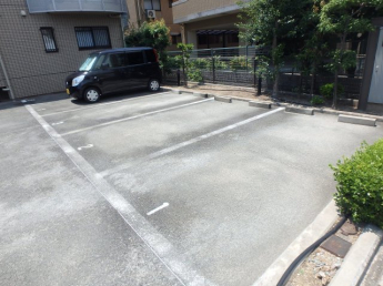 駐車場に車を止められます