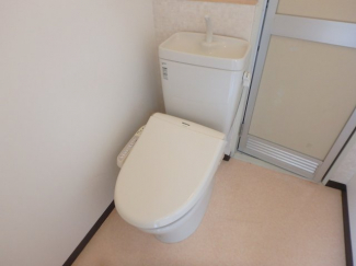 コンパクトで使いやすいトイレです