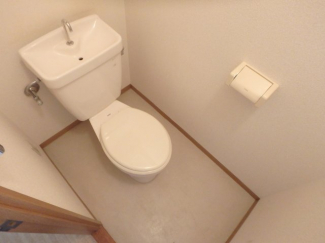 コンパクトで使いやすいトイレです