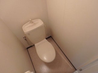 ゆったりとした空間のトイレです