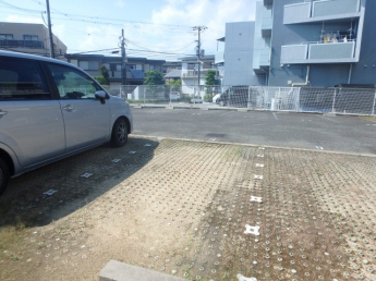 【駐車場】