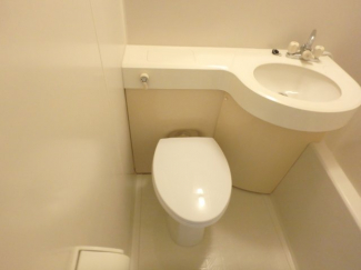 清潔感のあるトイレです