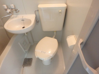 ゆったりとした空間のトイレです