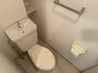 コンパクトで使いやすいトイレです