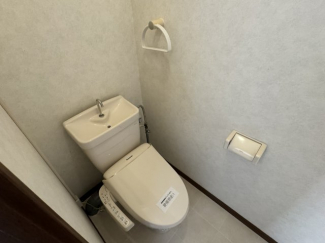 コンパクトで使いやすいトイレです