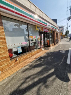 セブンイレブン千鳥橋駅前店まで123m