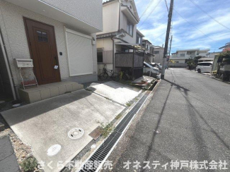 【前面道路含む現地写真】