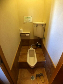 新居浜市滝の宮町の店舗一戸建ての画像