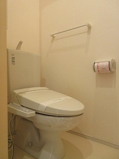 ゆったりとした空間のトイレです