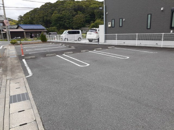 【駐車場】