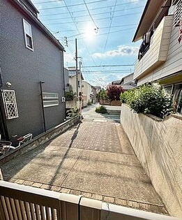 【前面道路含む現地写真】