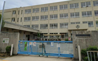 堺市立新金岡東小学校まで300m